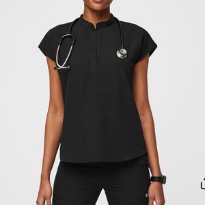 Black small rafaela scrub top and black small high waisted zamora jogger scrubs